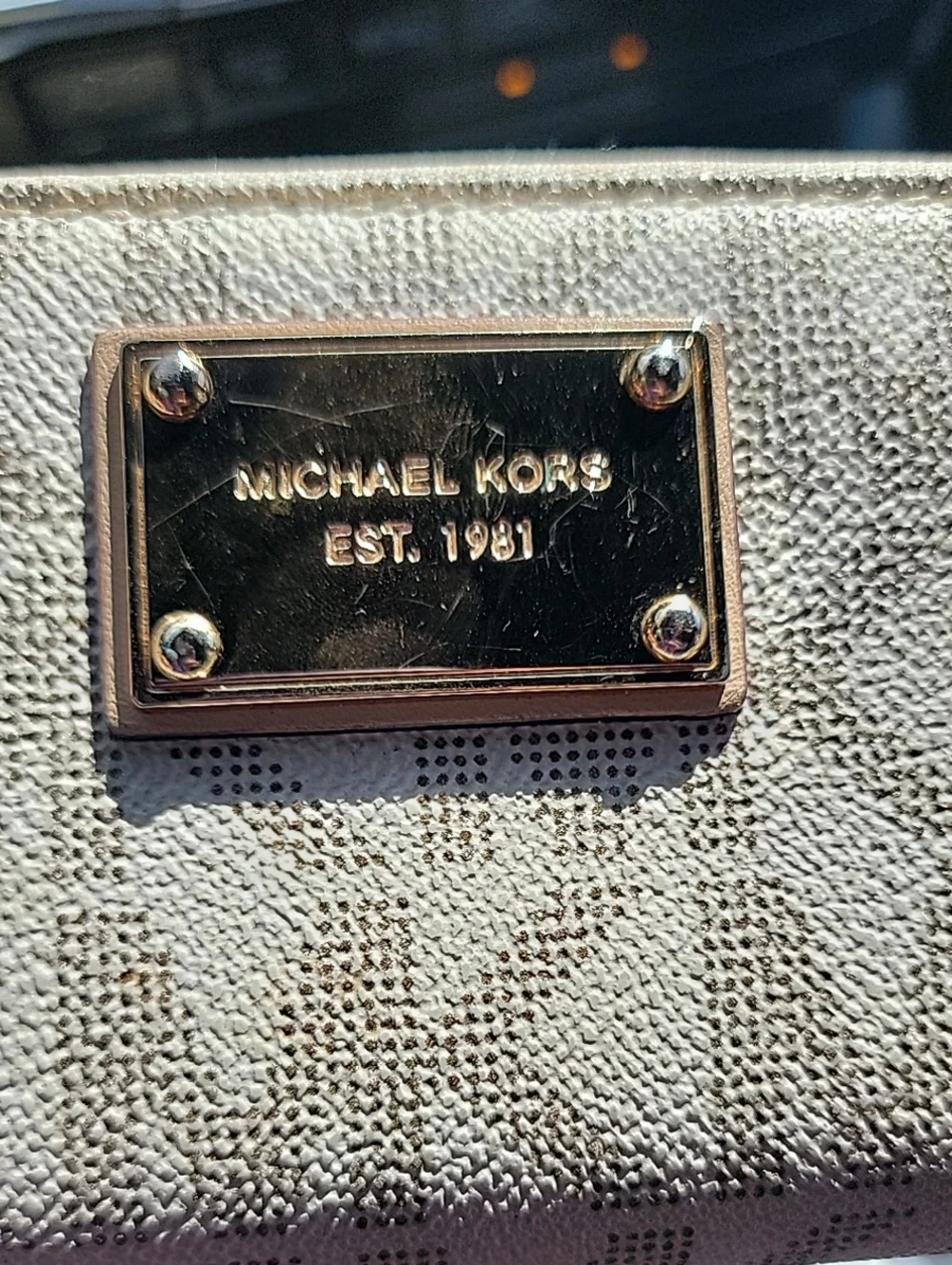 Michael Kors Jet Set Signature Logo Continental Wallet In Vanilla